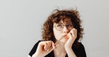 5 أبراج تفكر بهدوء وقت الأزمات.. برج الجدى لا يتسرع والدلو عقله تحليلى
