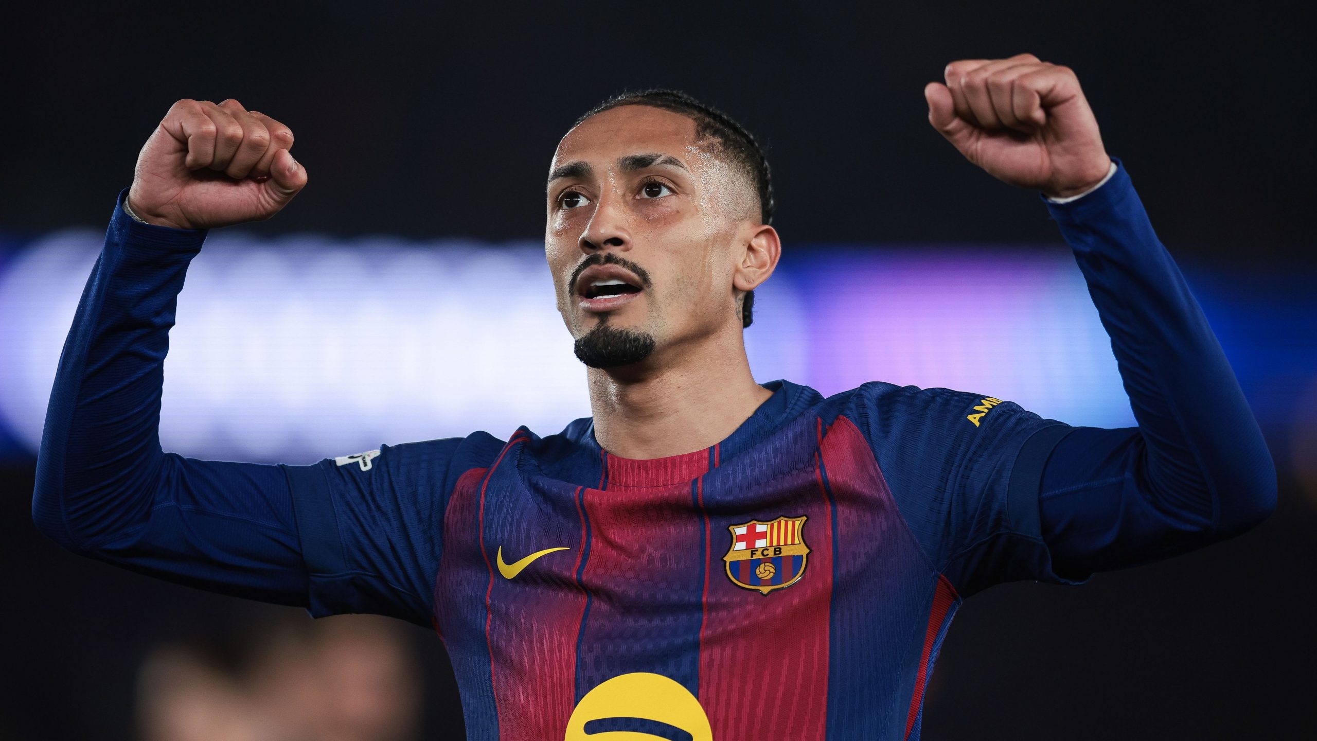 “رافينيا سيقوم بذلك بعد كأس العالم!”.. رد رسمي على انتقال نجم برشلونة إلى الهلال أو النصر